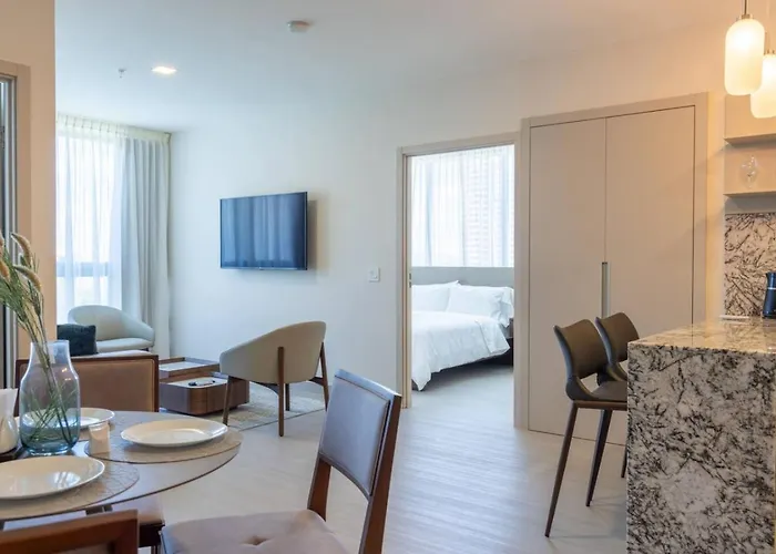 Deluxe Condo Suite 2BR With City View