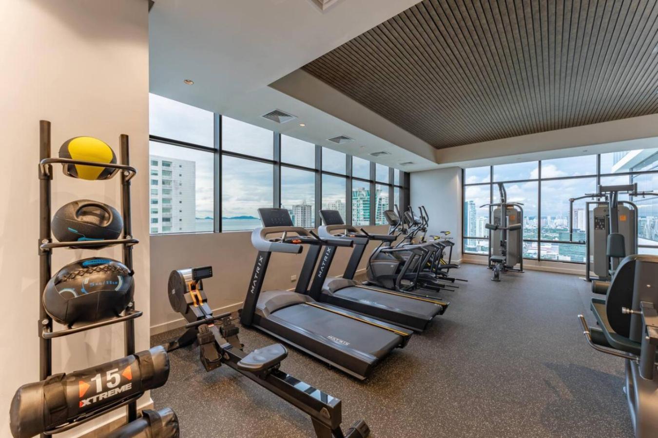 Deluxe Condo Suite 2BR With City View Holiday home