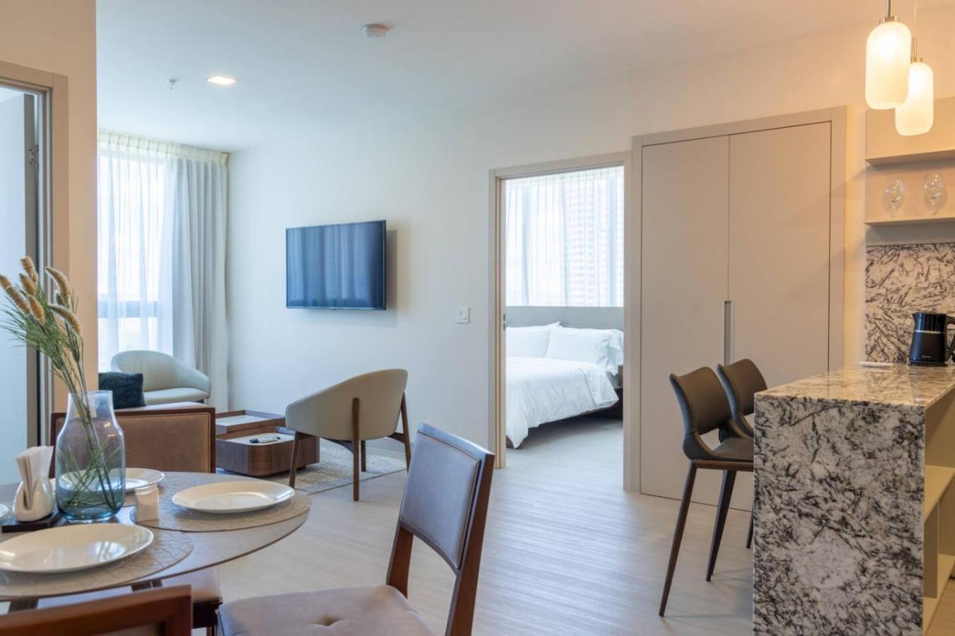 Deluxe Condo Suite 2BR With City View *